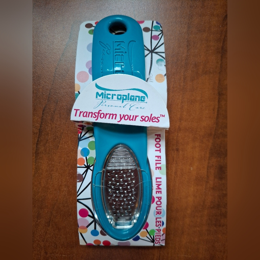 Microplane Colossal Foot File / Pedicure Rasp - Perfect for Calluses - 2 Colors